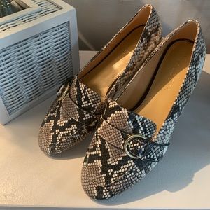 Snakeskin print loafers